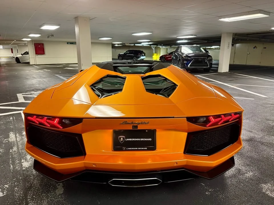 2014 Lamborghini Aventador LP700-4 - Image 18 of 20
