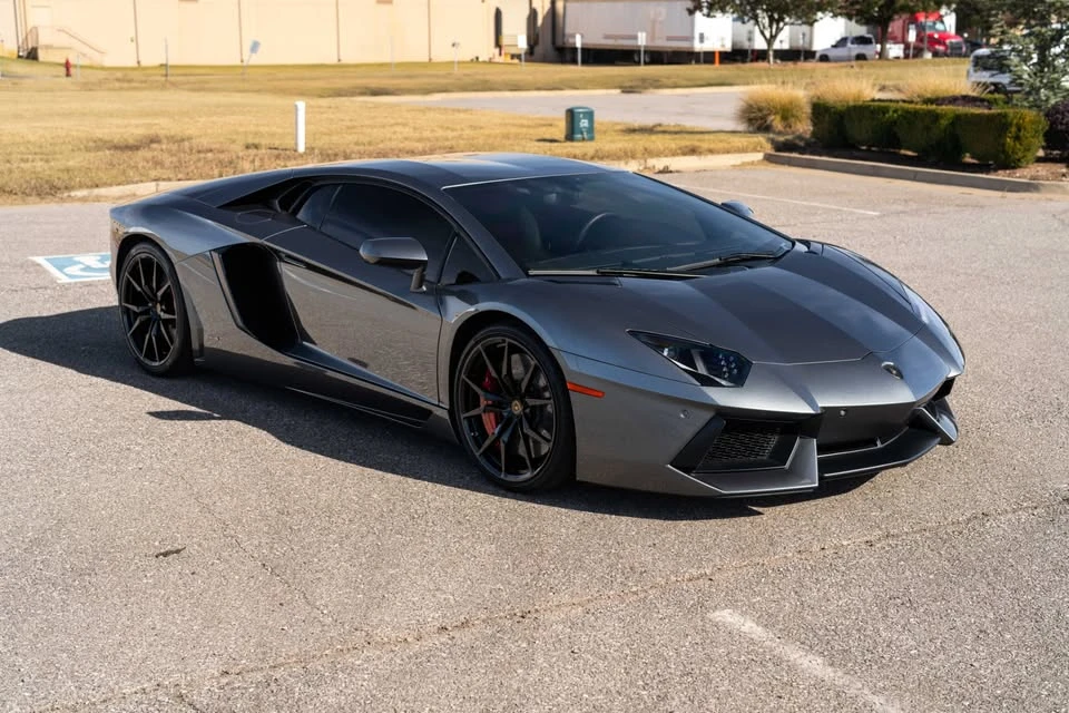 2014 Lamborghini Aventador LP700-4 - Image 2 of 12