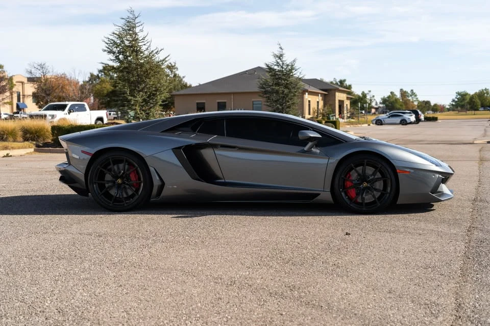 2014 Lamborghini Aventador LP700-4 - Image 3 of 12