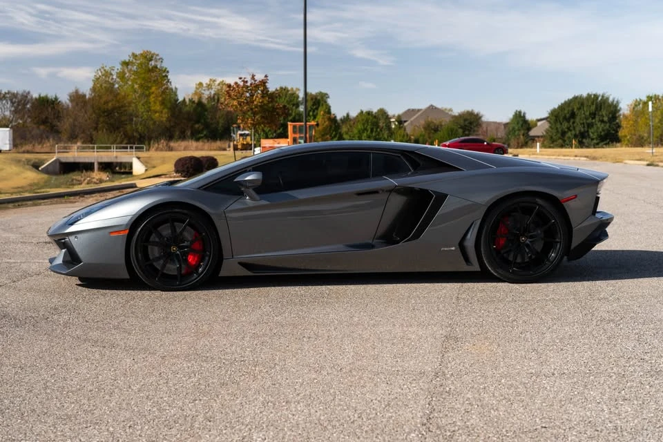2014 Lamborghini Aventador LP700-4 - Image 6 of 12