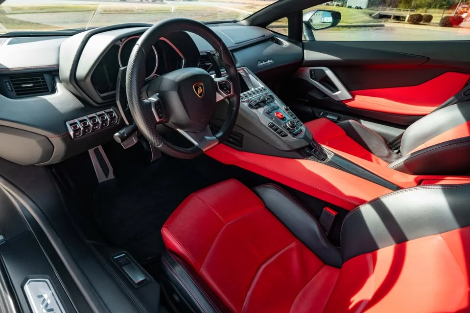 2014 Lamborghini Aventador LP700-4 - Image 8 of 12