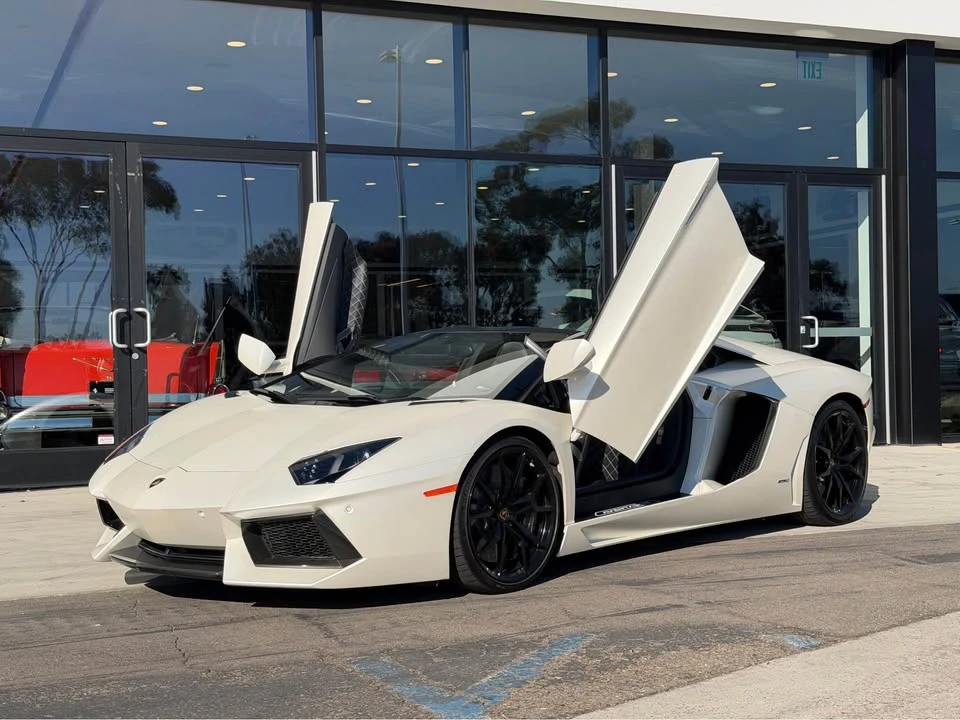 2014 Lamborghini Aventador LP700-4 - Image 7 of 18