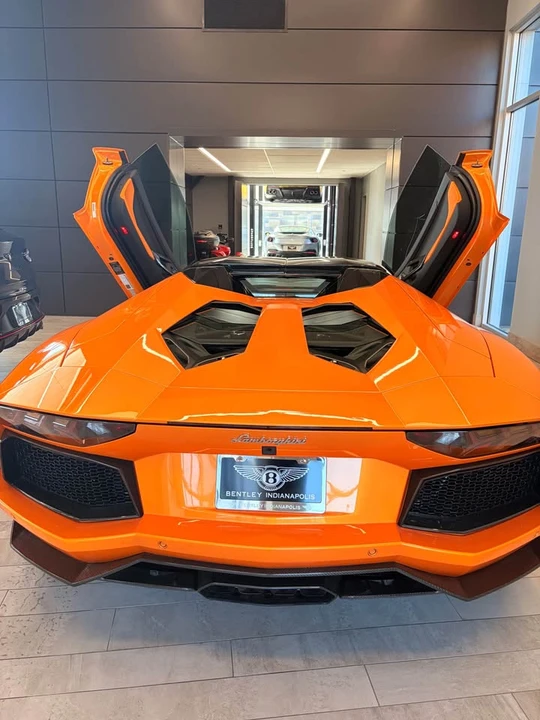 2014 Lamborghini Aventador LP700-4 - Image 8 of 8