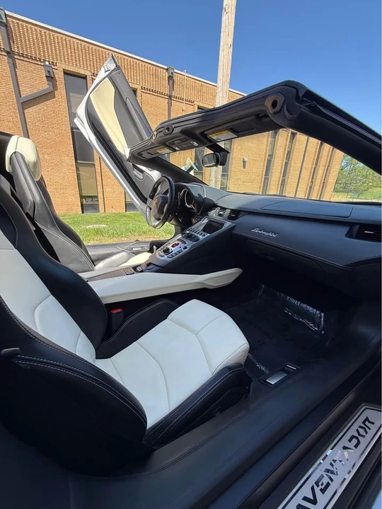 2014 Lamborghini Aventador LP700-4 - Image 16 of 17