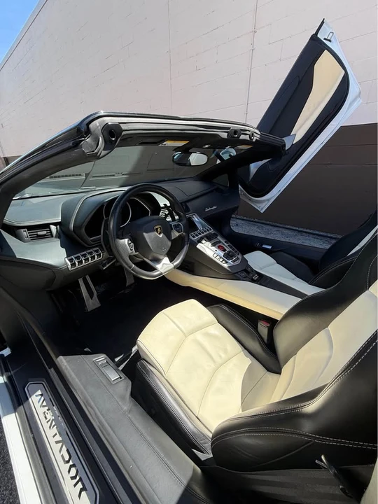 2014 Lamborghini Aventador LP700-4 - Image 15 of 17