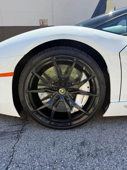 2014 Lamborghini Aventador LP700-4 - Image 11 of 17