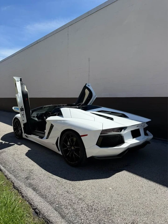 2014 Lamborghini Aventador LP700-4 - Image 4 of 17