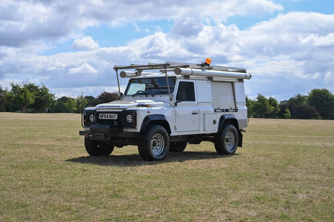 2014 Land Rover Defender - Image 23 of 30