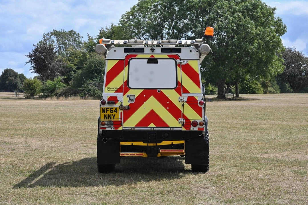 2014 Land Rover Defender - Image 12 of 30