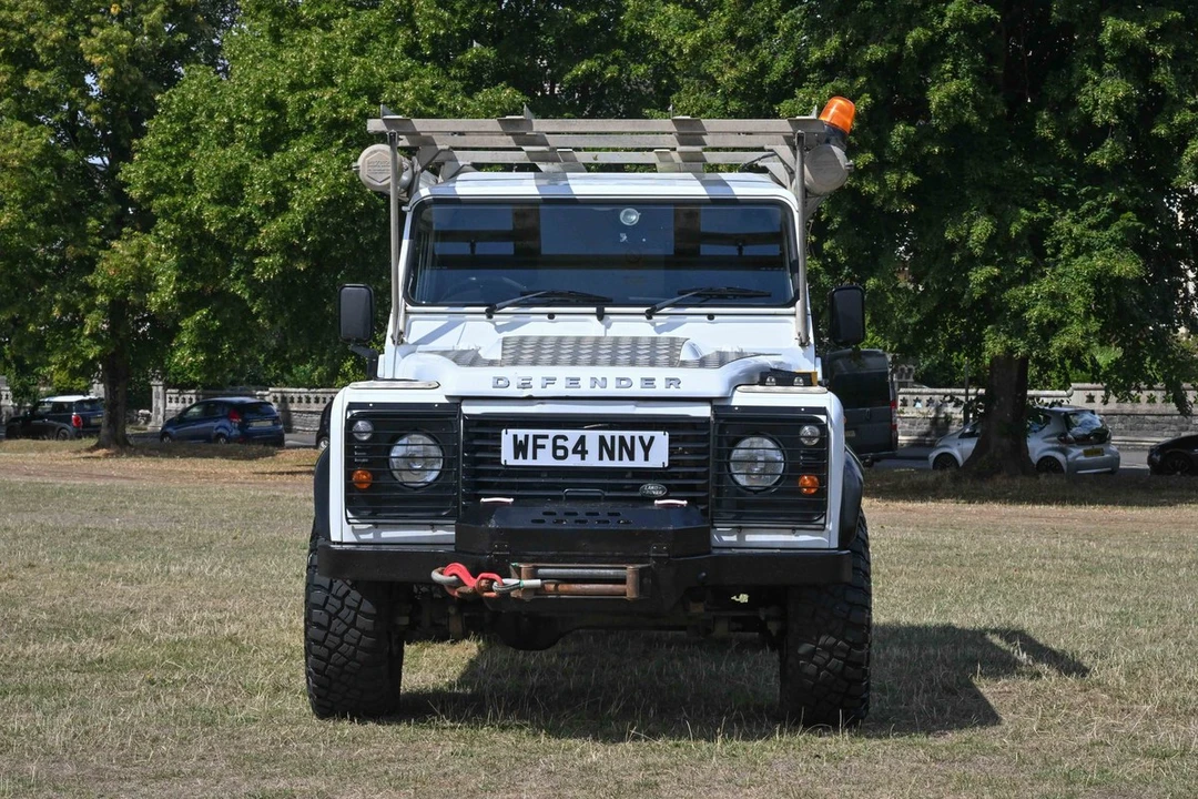 2014 Land Rover Defender - Image 20 of 30