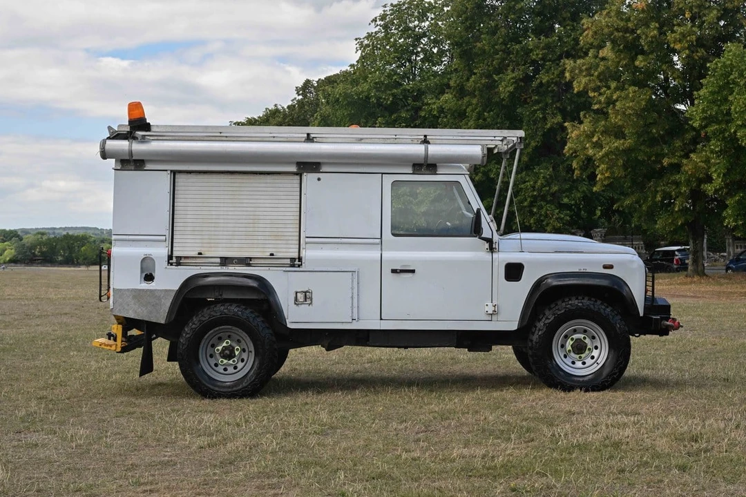 2014 Land Rover Defender - Image 18 of 30