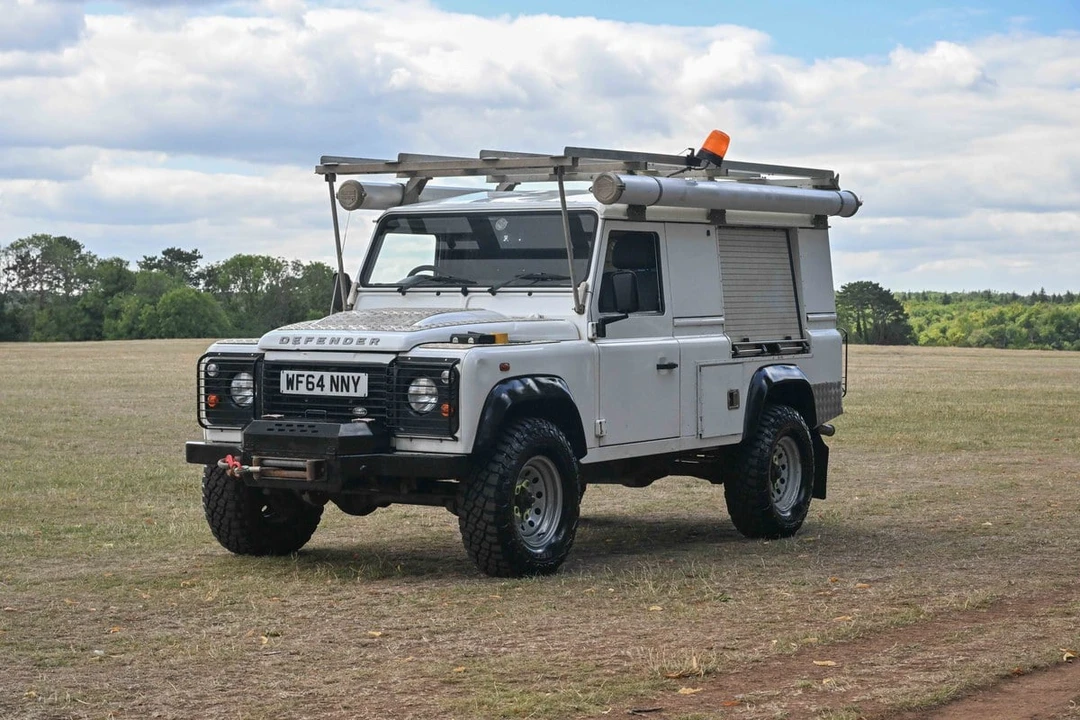 2014 Land Rover Defender - Image 13 of 30