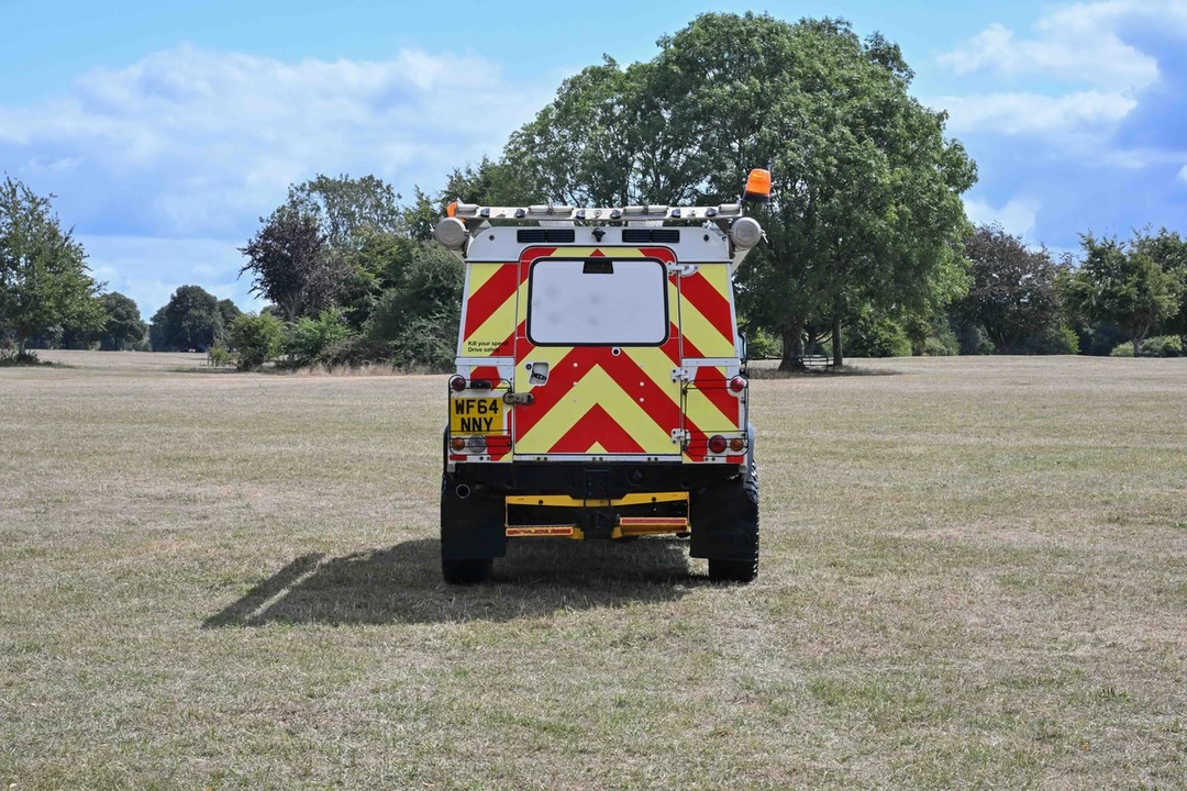 2014 Land Rover Defender - Image 28 of 30