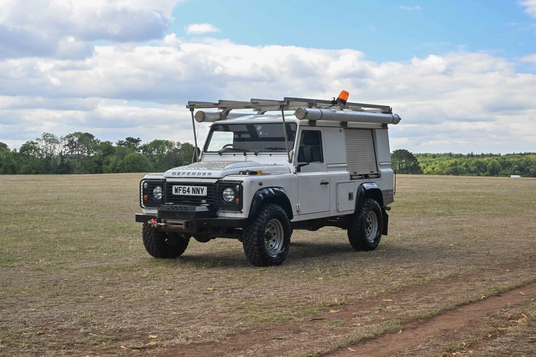 2014 Land Rover Defender - Image 29 of 30