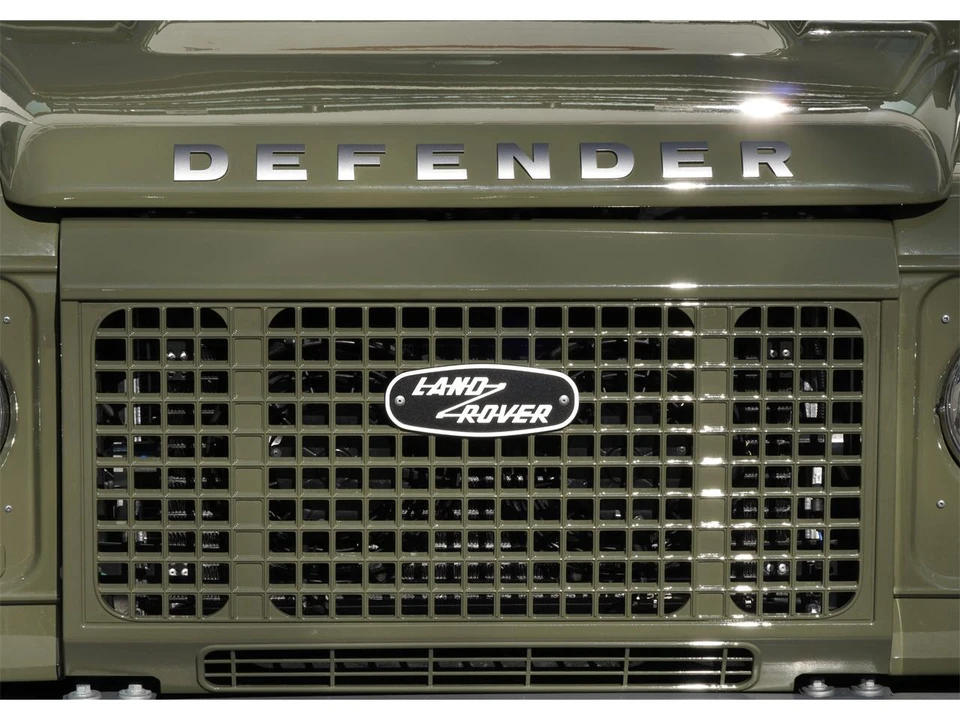 2014 Land Rover Defender - Image 18 of 31