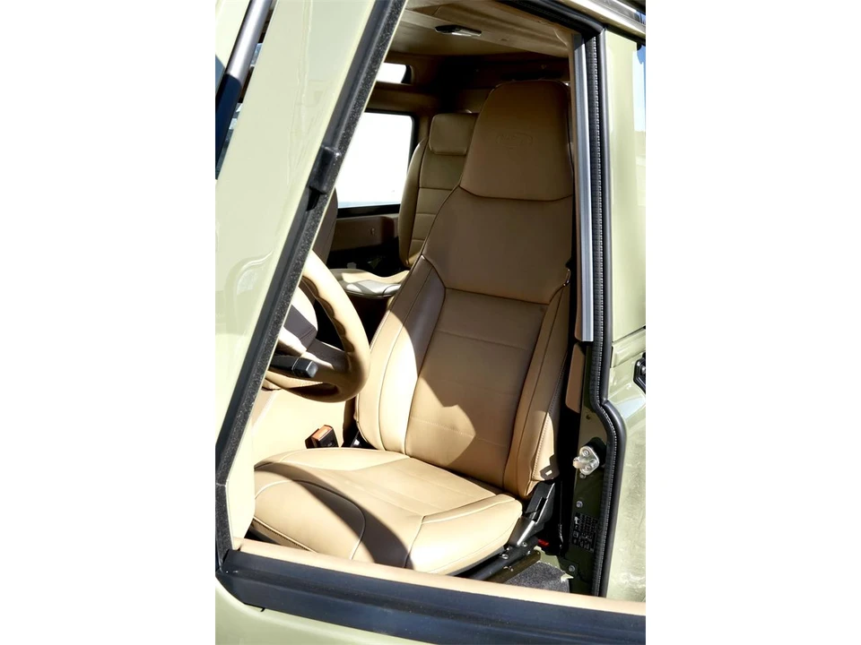 2014 Land Rover Defender - Image 27 of 31