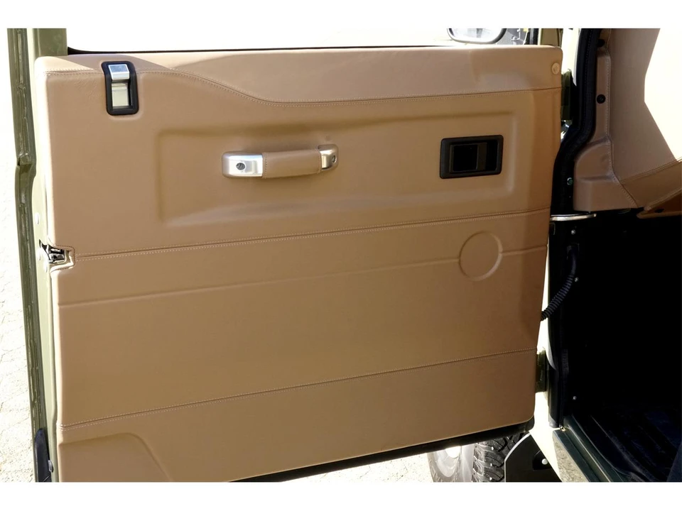 2014 Land Rover Defender - Image 30 of 31