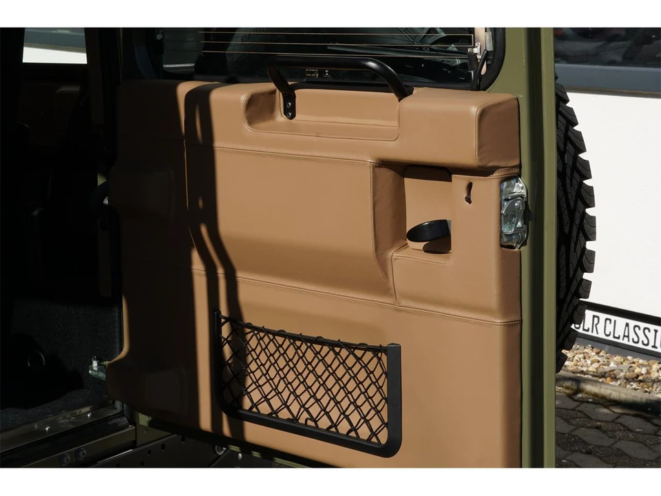 2014 Land Rover Defender - Image 31 of 31
