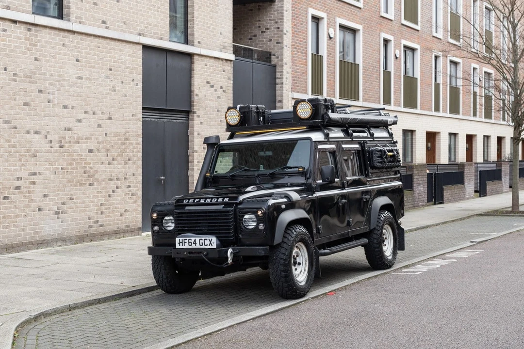 2014 Land Rover Defender 110 - Image 9 of 30