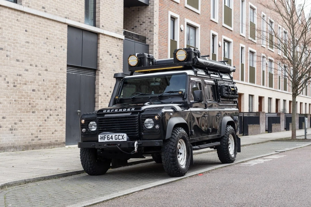 2014 Land Rover Defender 110 - Image 10 of 30
