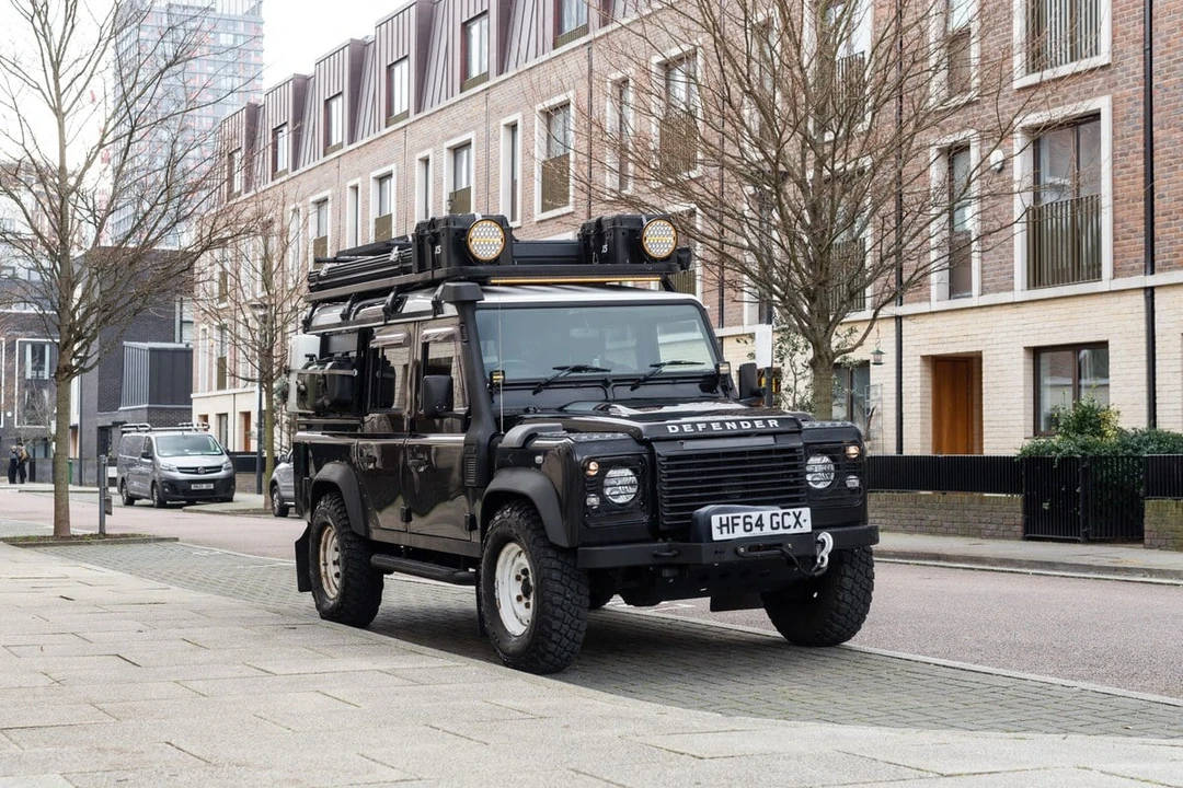 2014 Land Rover Defender 110 - Image 12 of 30