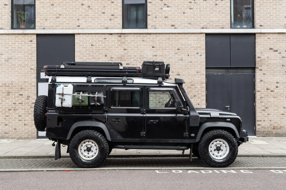 2014 Land Rover Defender 110 - Image 3 of 30