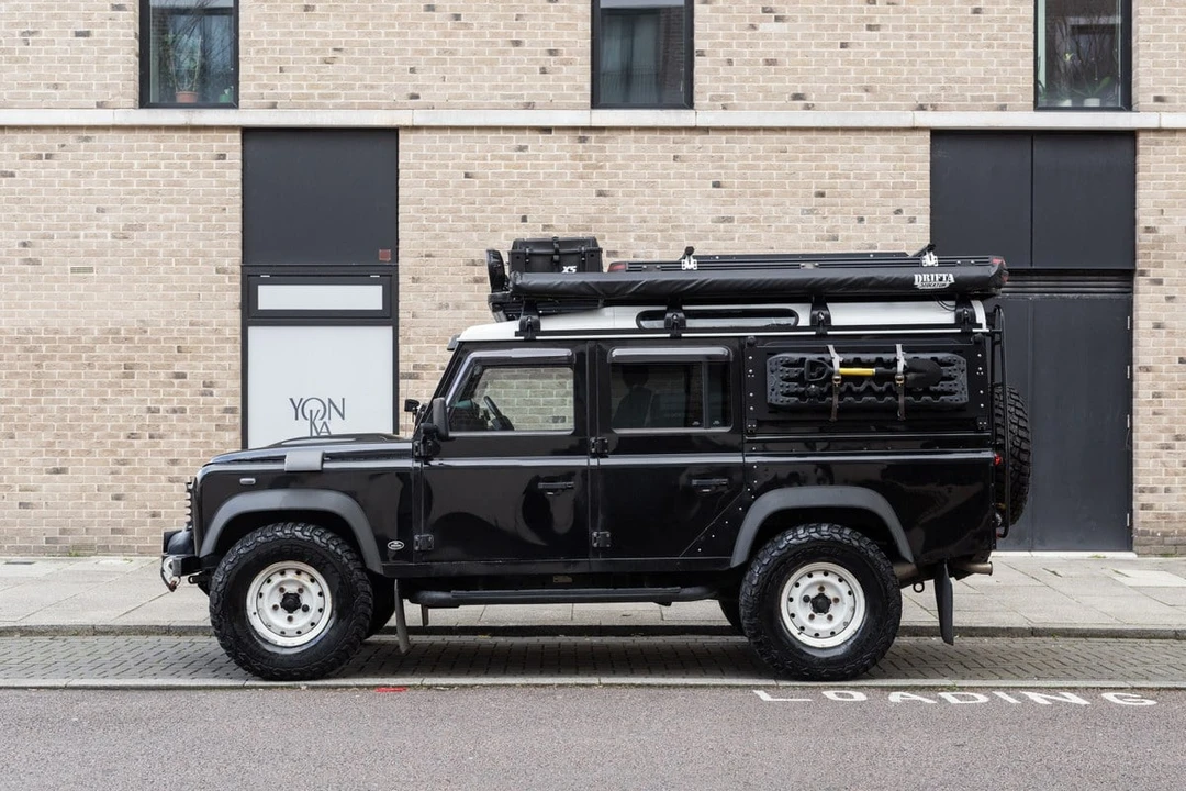 2014 Land Rover Defender 110 - Image 13 of 30