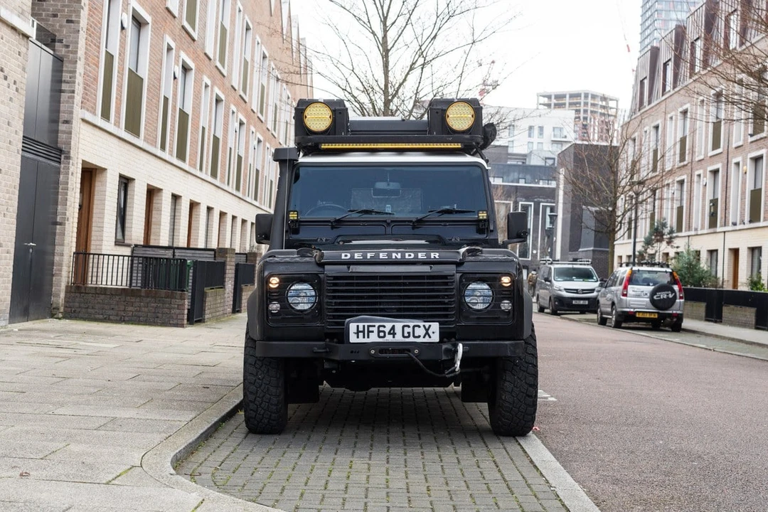 2014 Land Rover Defender 110 - Image 11 of 30