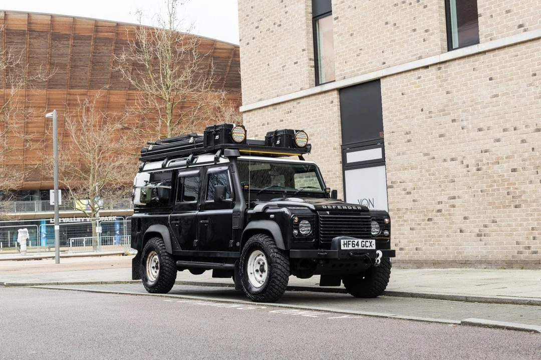 2014 Land Rover Defender 110 - Image 2 of 30