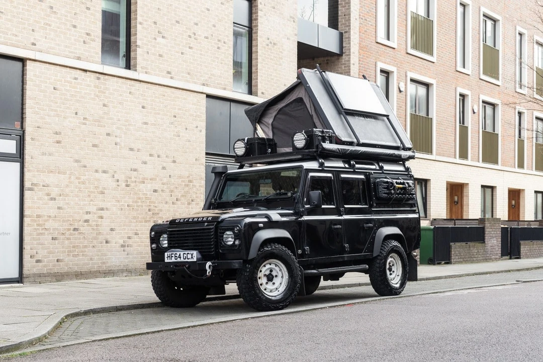 2014 Land Rover Defender 110 - Image 18 of 30