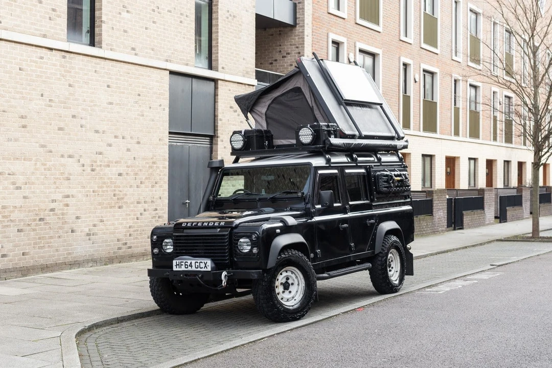 2014 Land Rover Defender 110 - Image 19 of 30