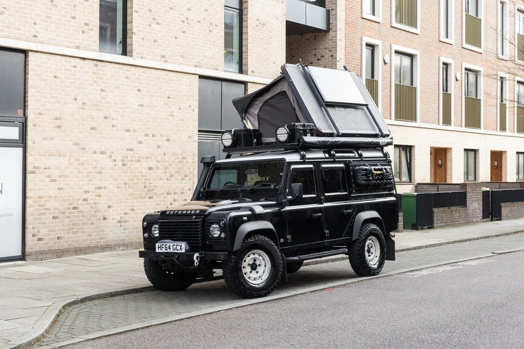 2014 Land Rover Defender 110 - Image 17 of 30