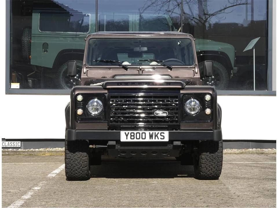2014 Land Rover Defender 110 - Image 4 of 23