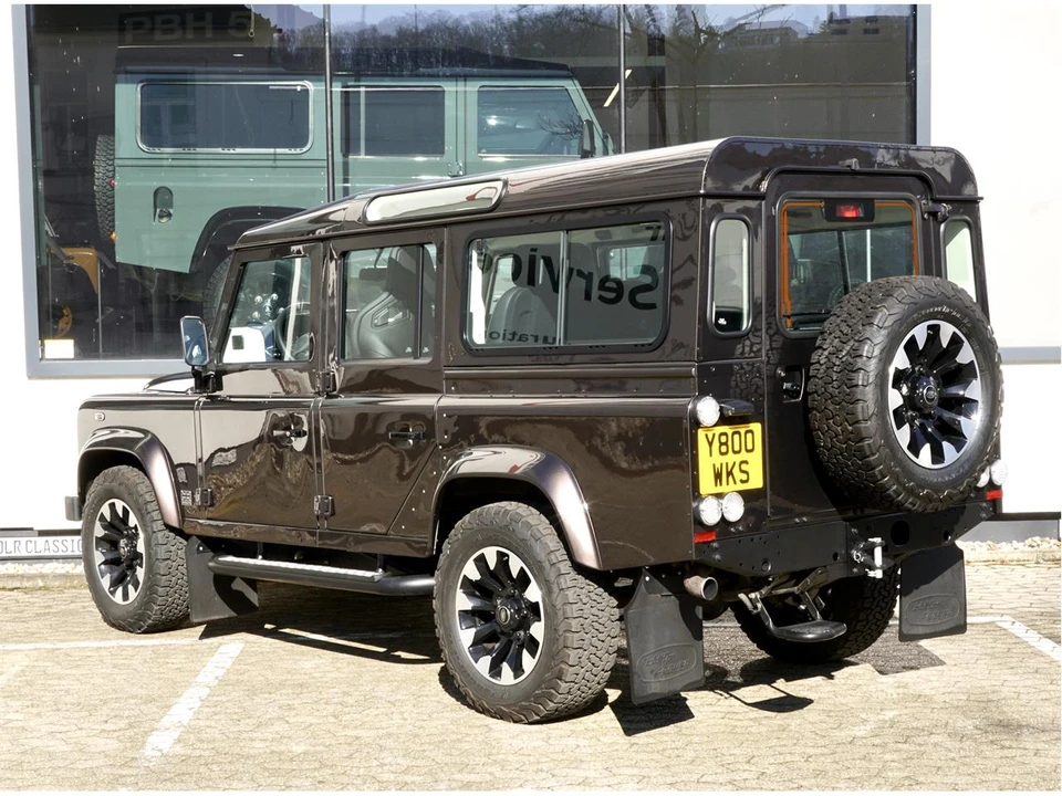 2014 Land Rover Defender 110 - Image 8 of 23