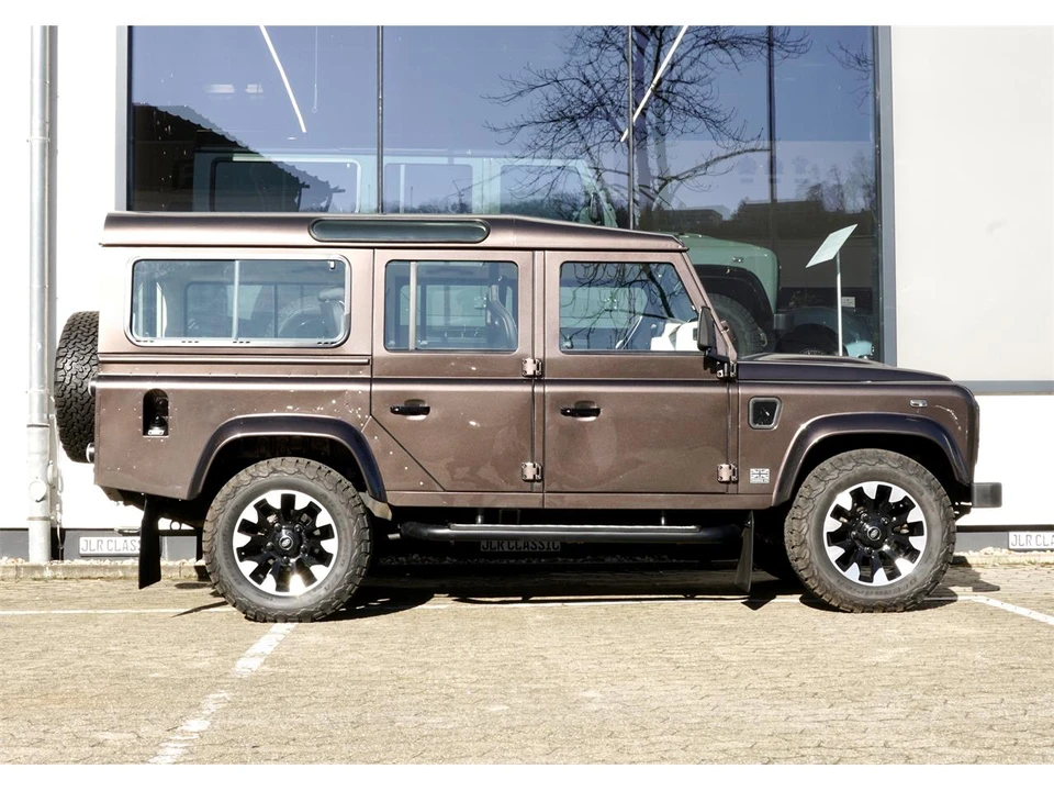 2014 Land Rover Defender 110 - Image 12 of 23