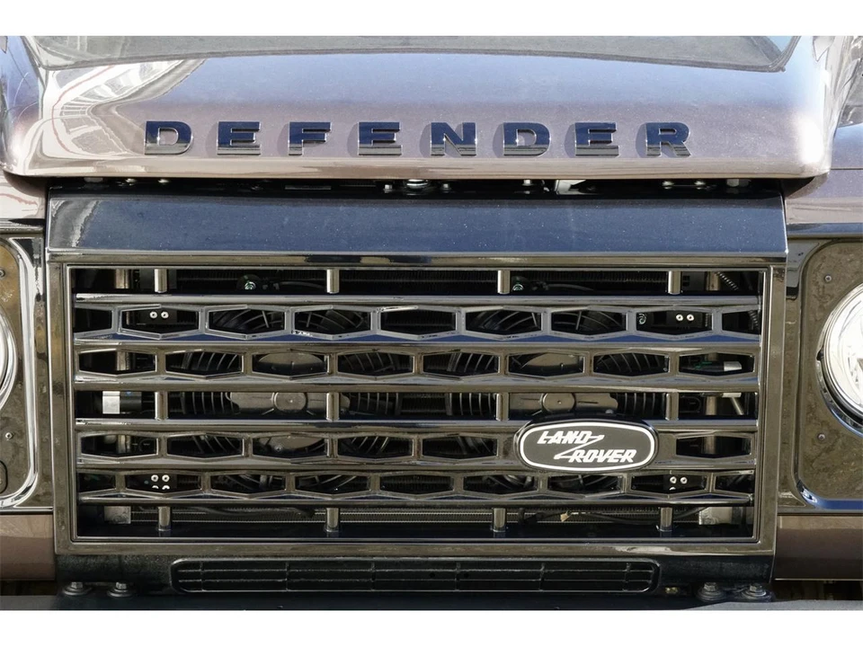 2014 Land Rover Defender 110 - Image 16 of 23