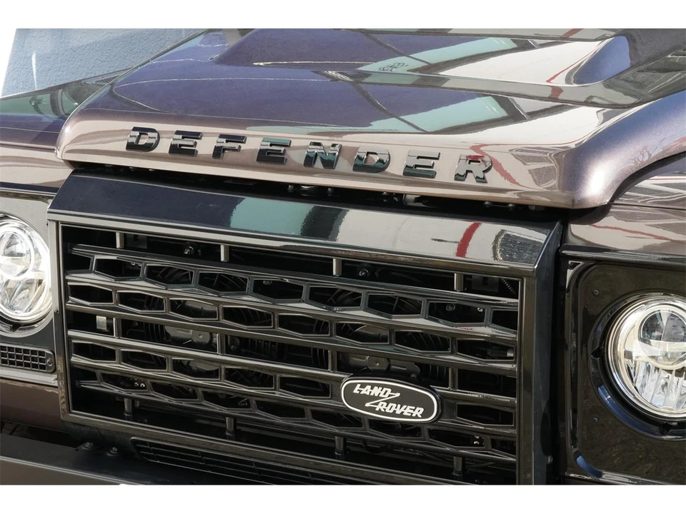 2014 Land Rover Defender 110 - Image 15 of 23