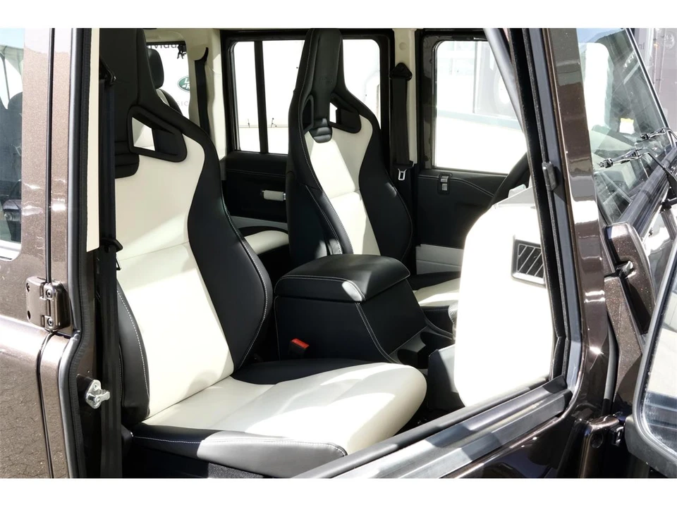 2014 Land Rover Defender 110 - Image 20 of 23