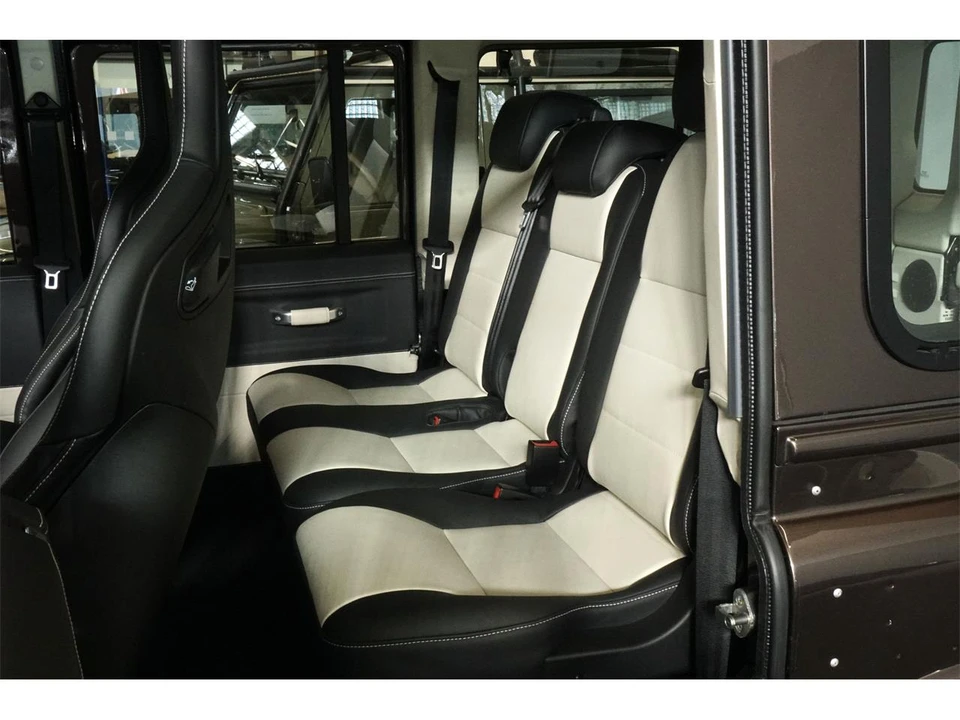 2014 Land Rover Defender 110 - Image 21 of 23