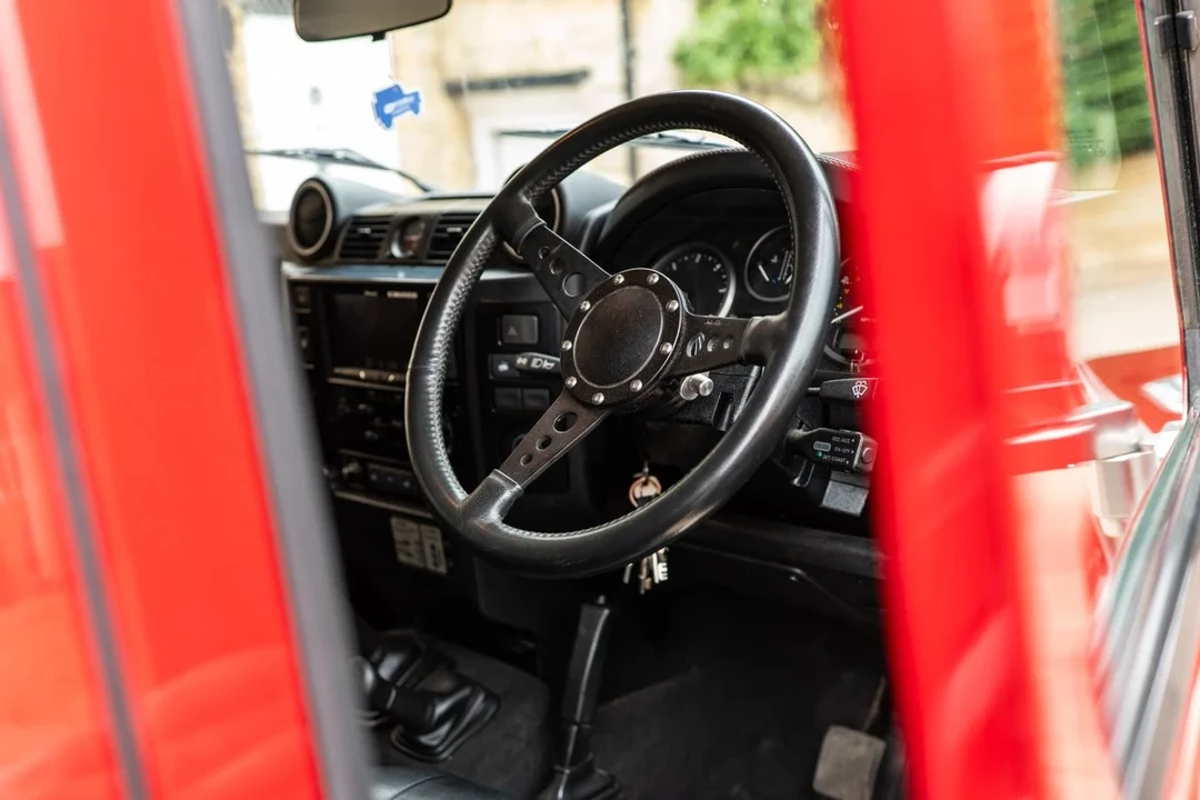 2014 Land Rover Defender 110 - Image 5 of 30