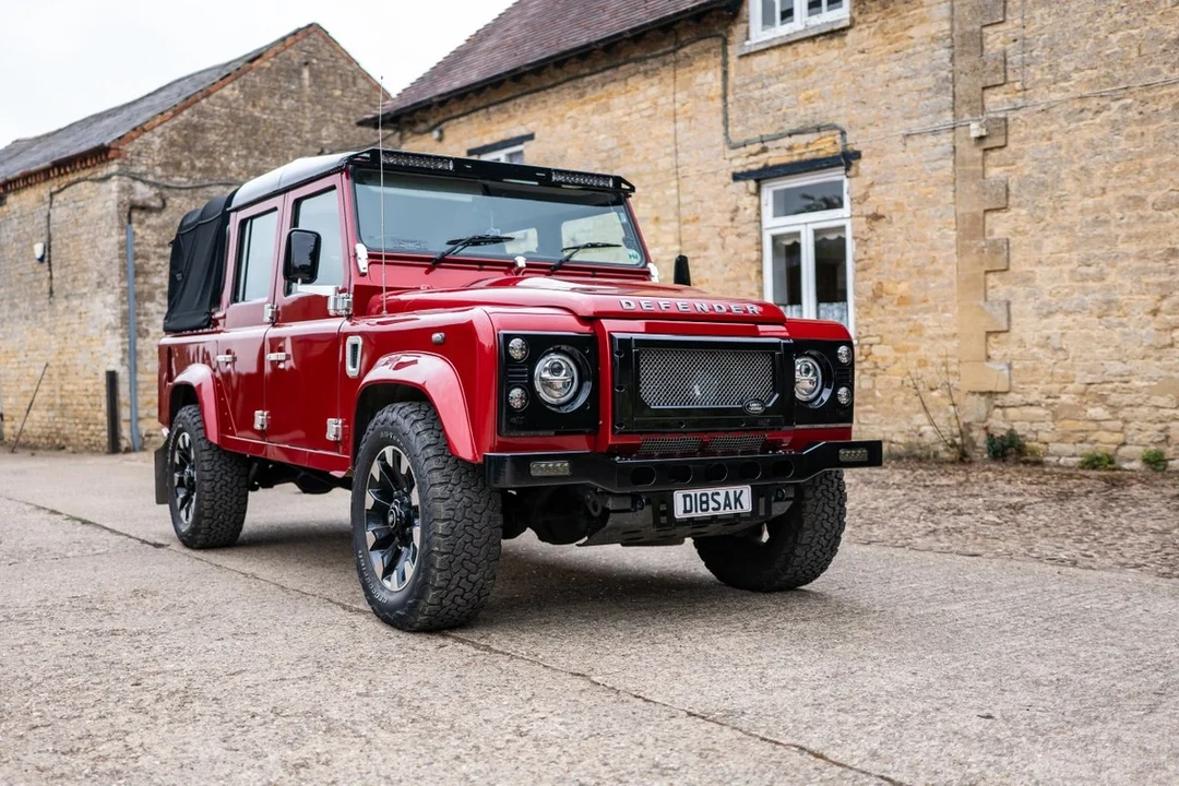 2014 Land Rover Defender 110 - Image 23 of 30