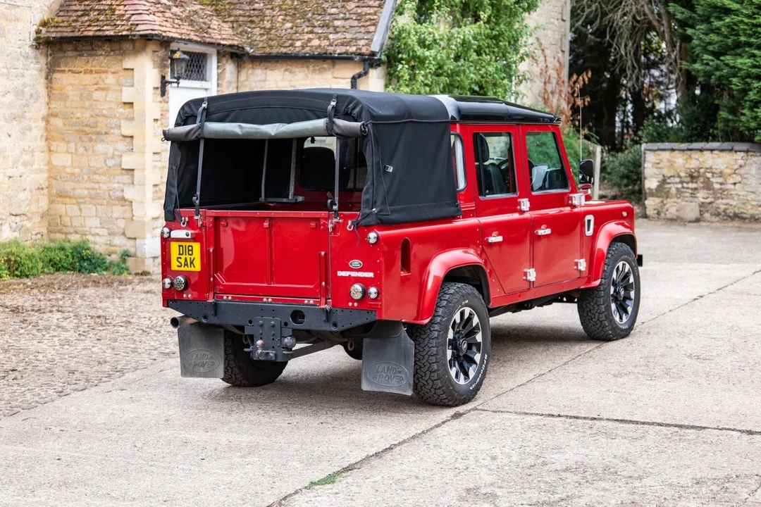 2014 Land Rover Defender 110 - Image 26 of 30