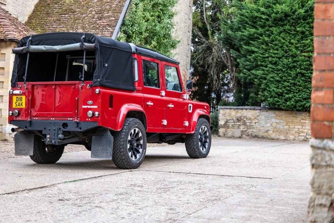 2014 Land Rover Defender 110 - Image 27 of 30