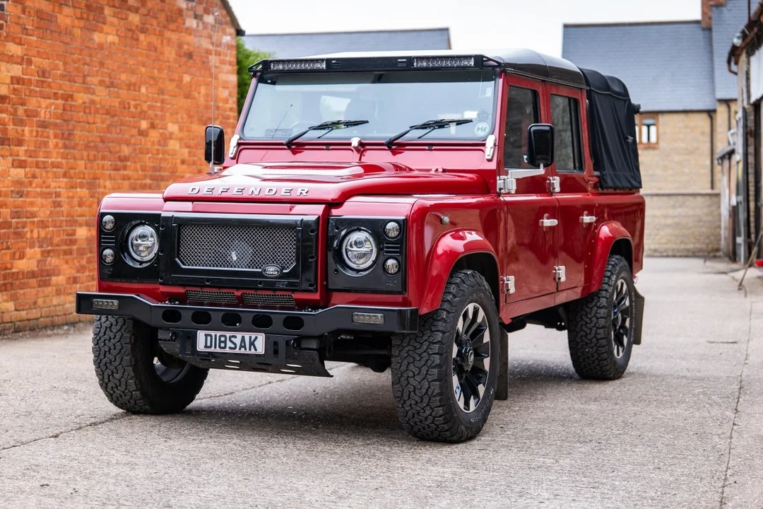 2014 Land Rover Defender 110 - Image 29 of 30