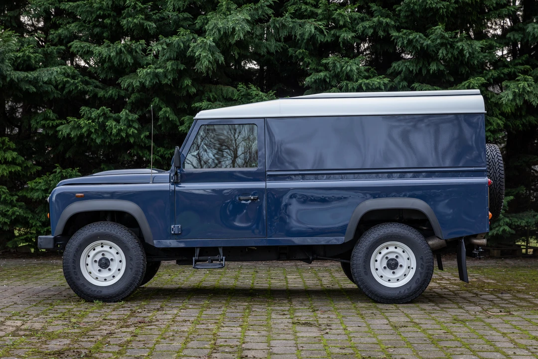 2014 Land Rover Defender 110 - Image 12 of 31