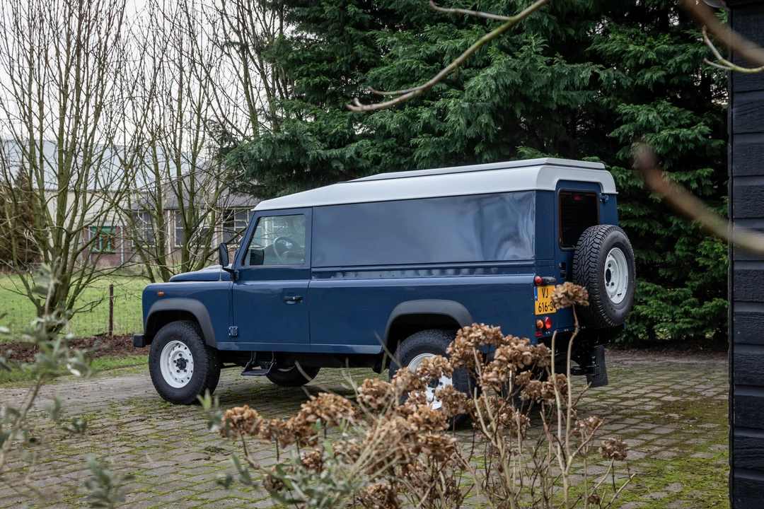 2014 Land Rover Defender 110 - Image 13 of 31