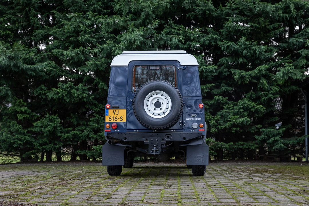 2014 Land Rover Defender 110 - Image 7 of 31