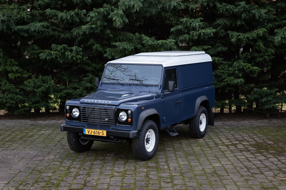 2014 Land Rover Defender 110 - Image 16 of 31