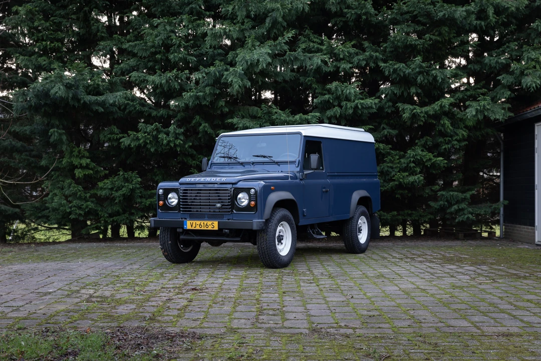 2014 Land Rover Defender 110 - Image 17 of 31