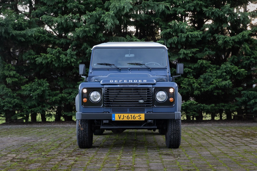 2014 Land Rover Defender 110 - Image 10 of 31